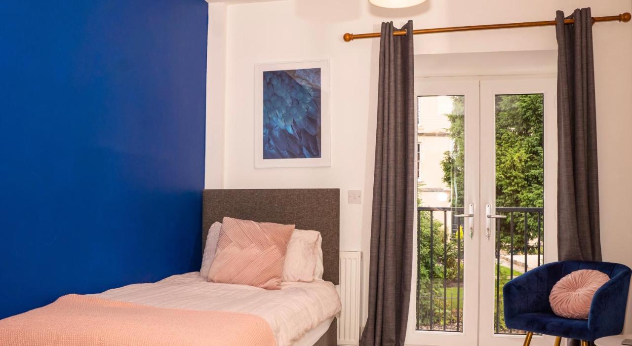 Beautiful, Contemporary 3 Bedroom Apartment Bath Exterior foto