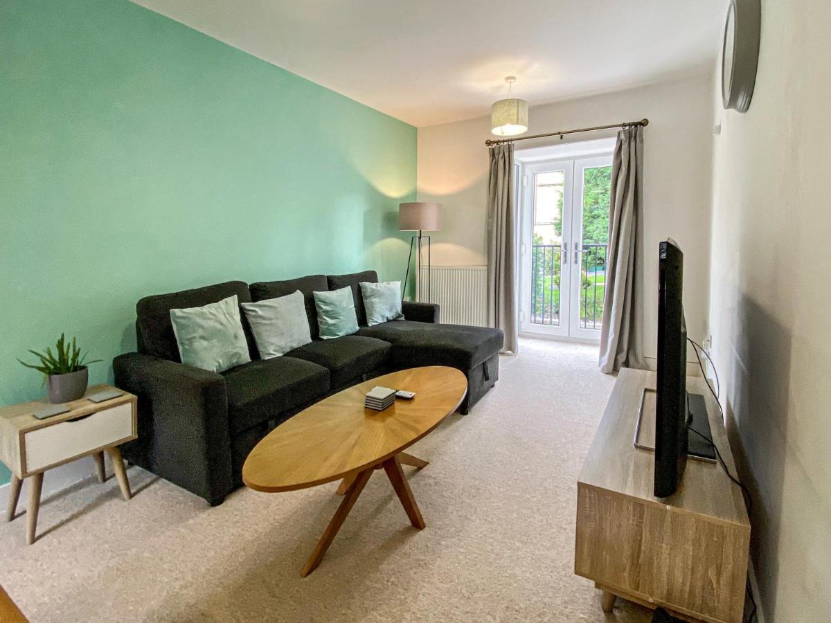 Beautiful, Contemporary 3 Bedroom Apartment Bath Exterior foto